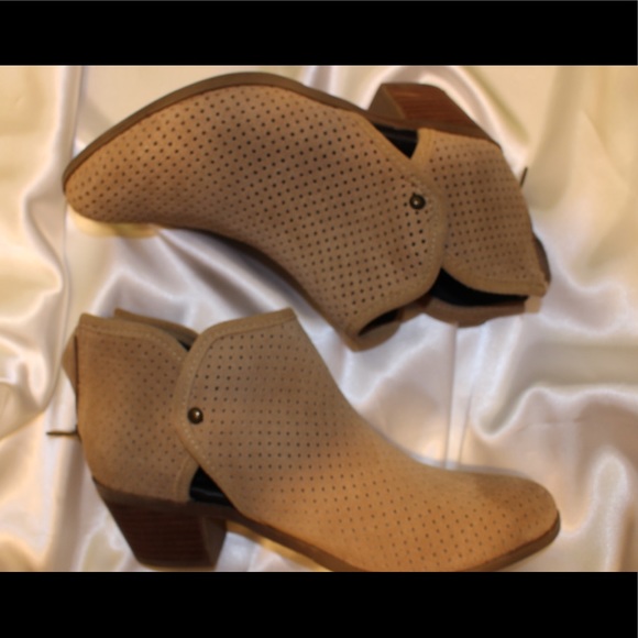 Adam Tucker Booties SIZE 6 - Picture 6 of 10